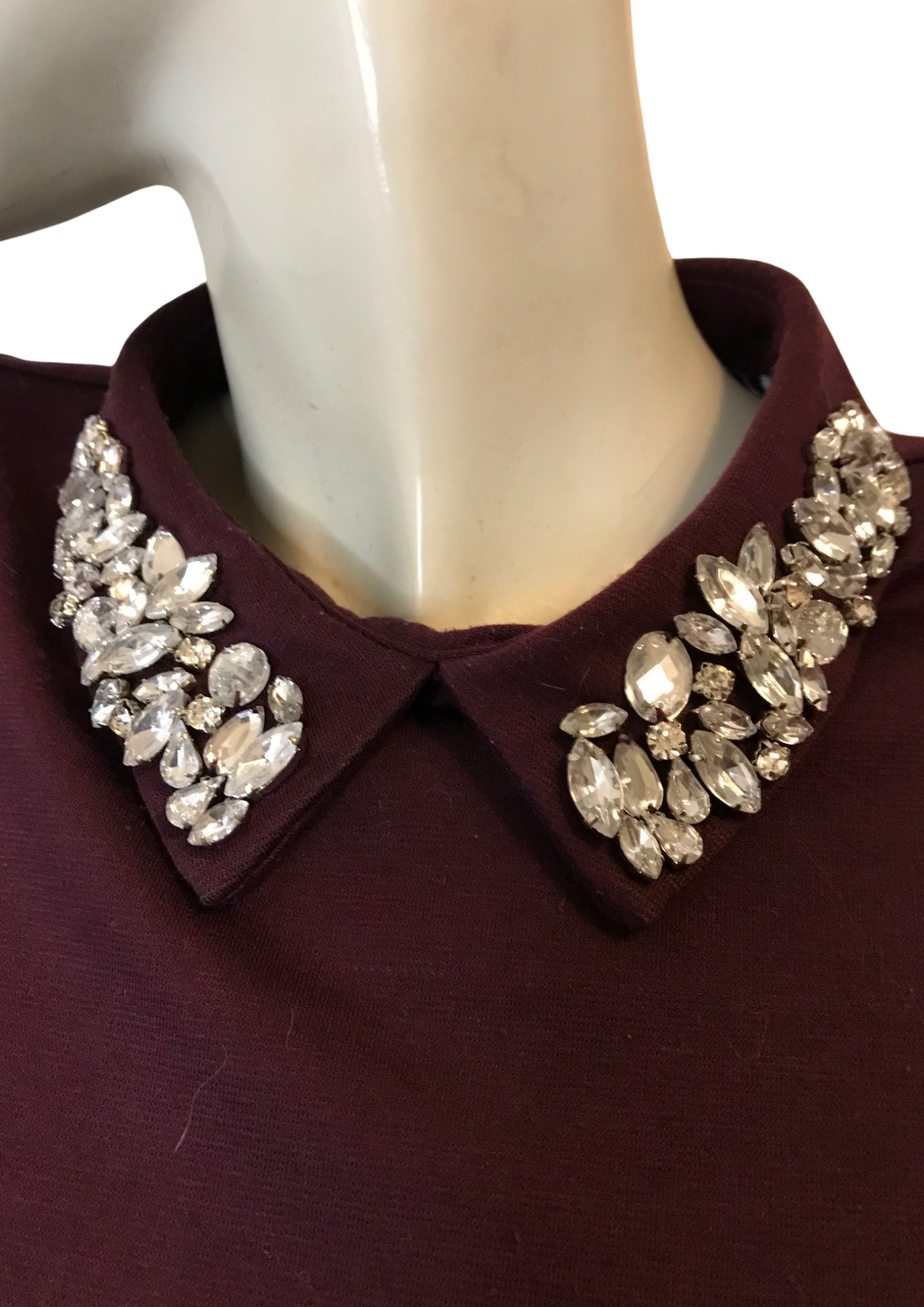 💎 Robe élégante avec col orné Taille 40 💎