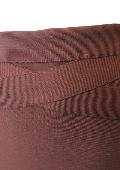 🔥 Jupe moulante bordeaux à détails croisés – Taille XS