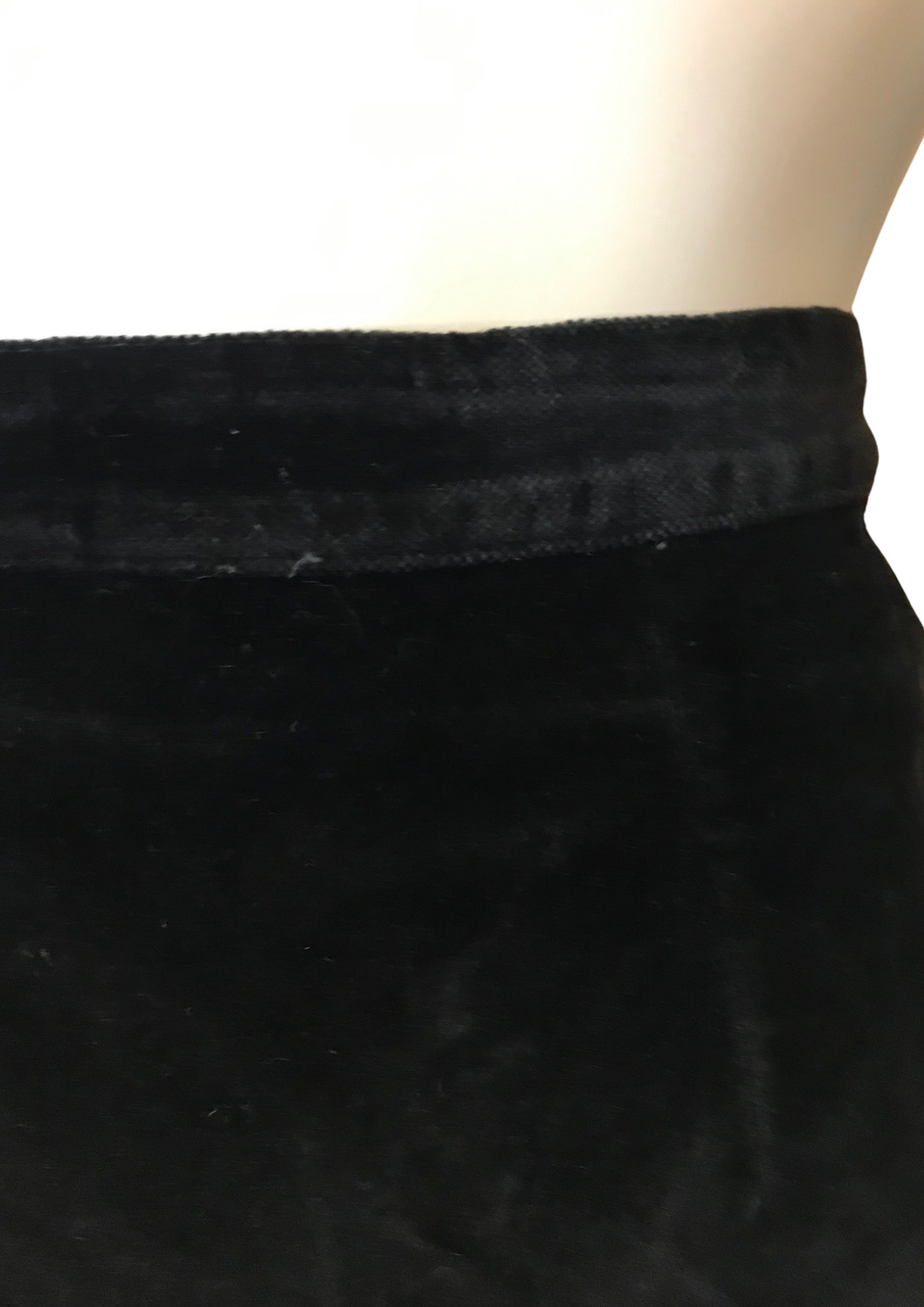 🖤 Élégante jupe noire en velours Taille 38 🖤