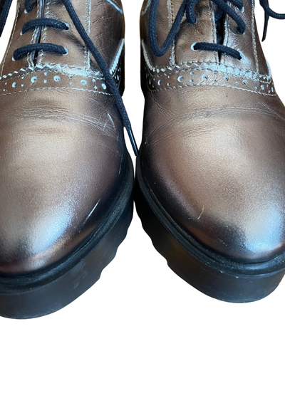 👜 Chaussures en cuir argenté Pointure 40 👜
