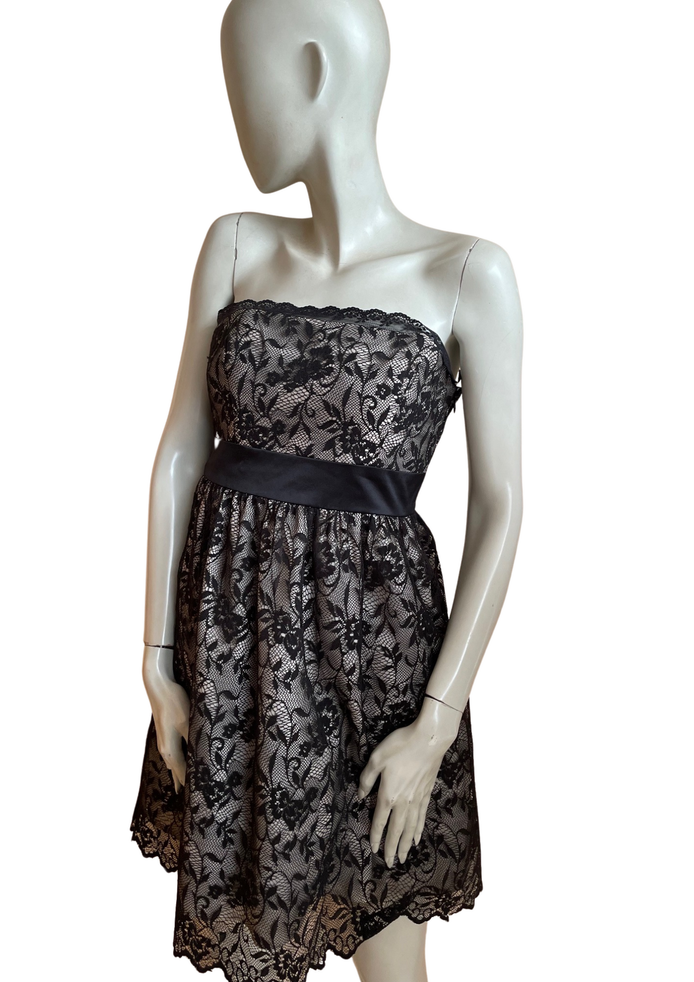 👗 Robe bustier en dentelle noire Taille 38 👗