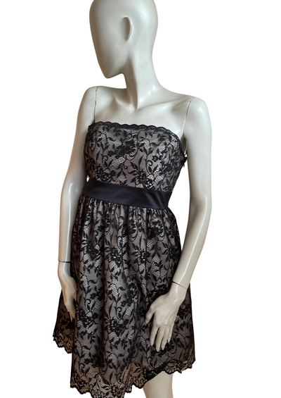 👗 Robe bustier en dentelle noire Taille 38 👗