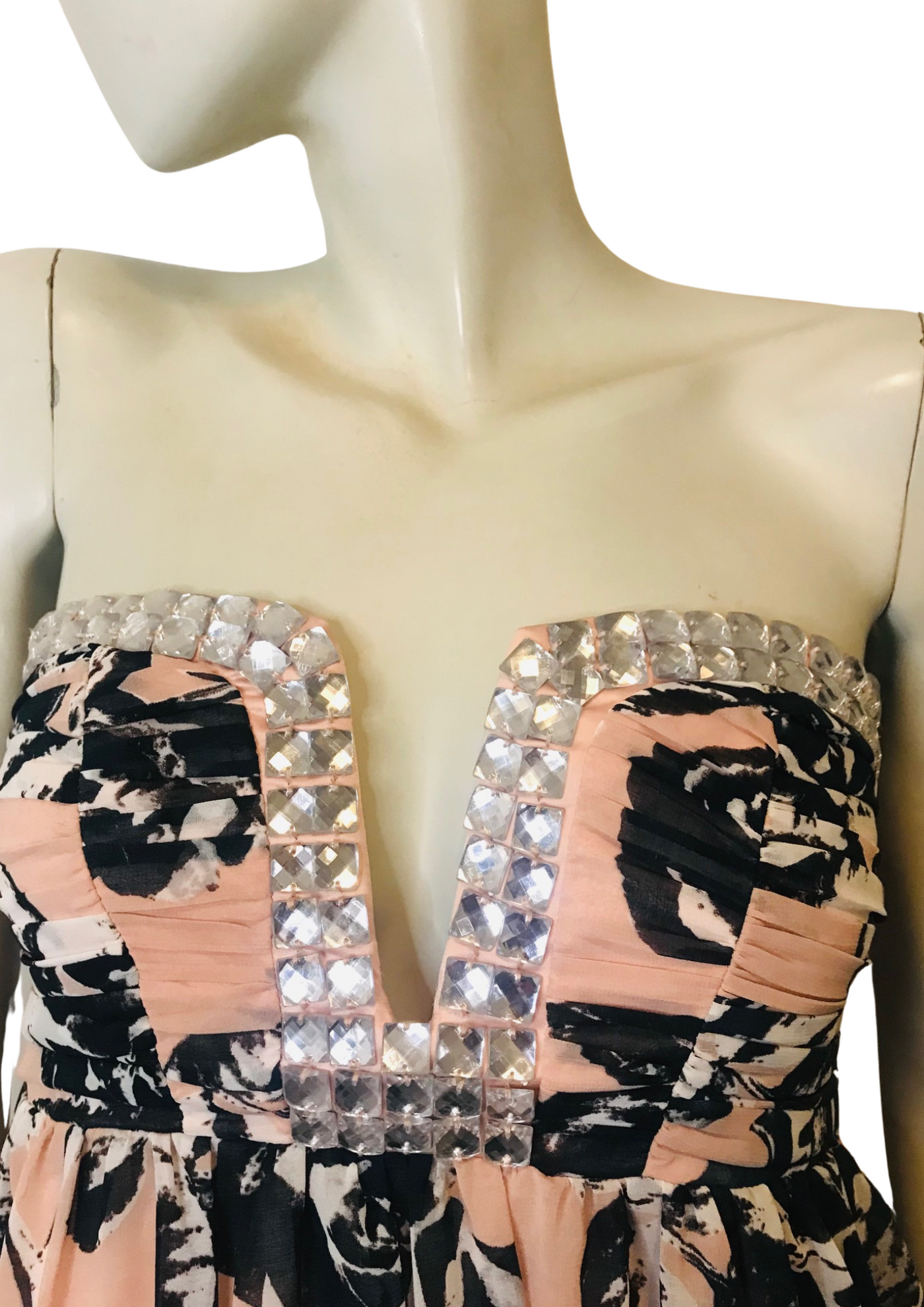 👗✨ Robe bustier drapée & strass – Taille 40 🌸
