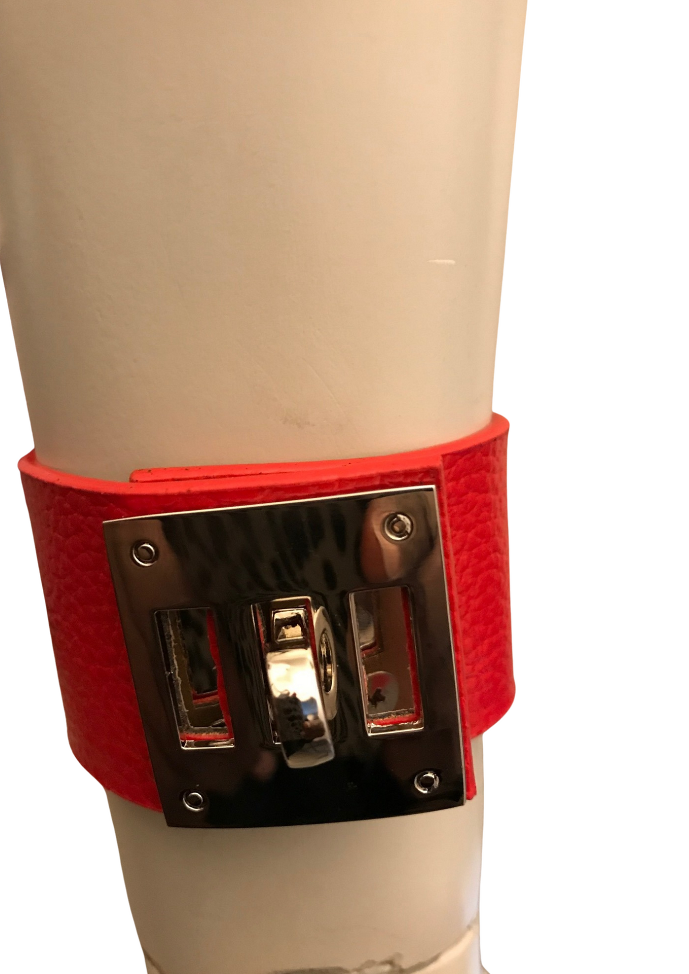 Bracelet rouge en cuir (neuf)