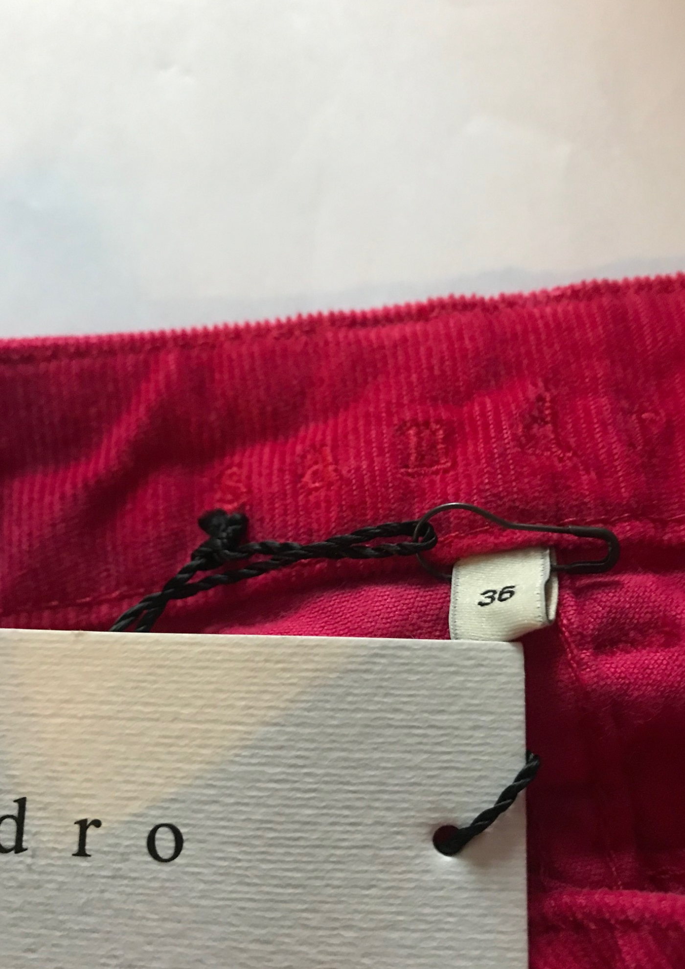 Pantalon en velours côtelé Taille 36 (neuf)