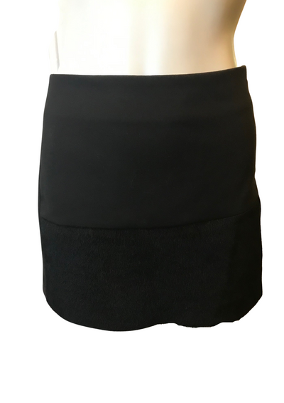 Jupe courte empiècement fausse fourrure Taille 40