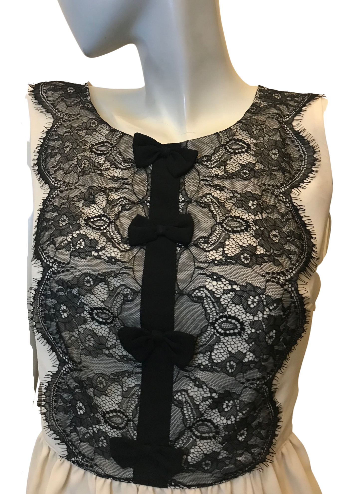 Blouse empiècement dentelle et nœuds Taille 36