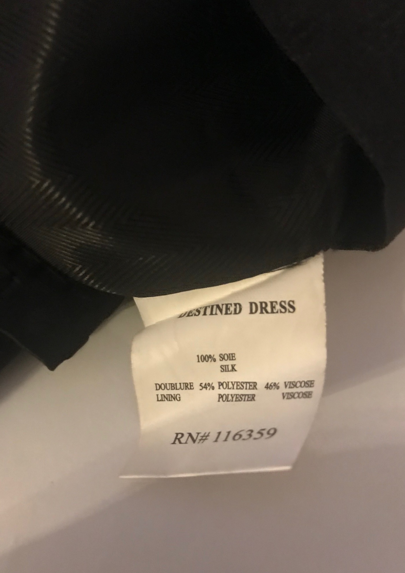 Robe en soie découpe dans le dos Taille 36