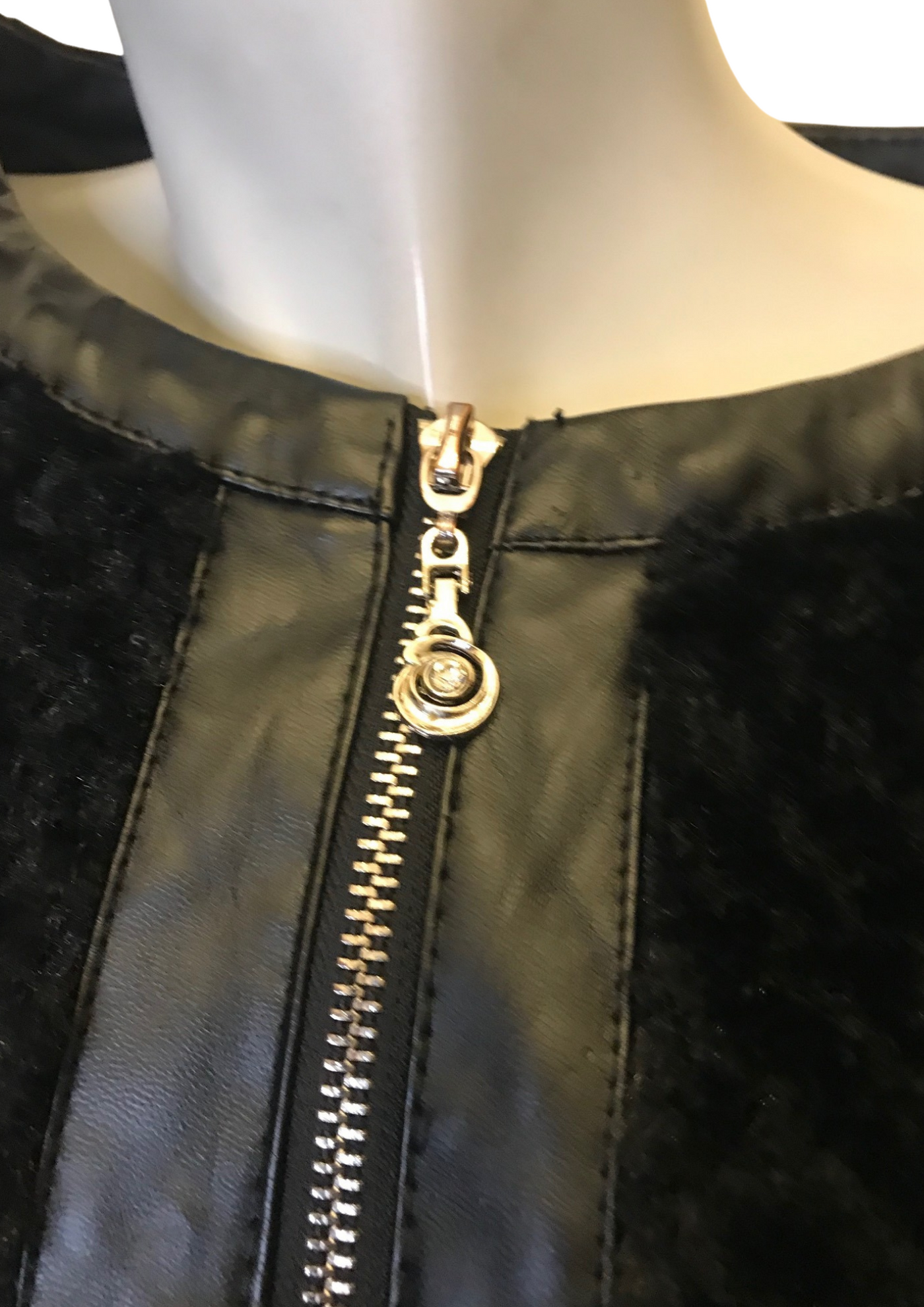 Blouson en fausse fourrure Taille 40