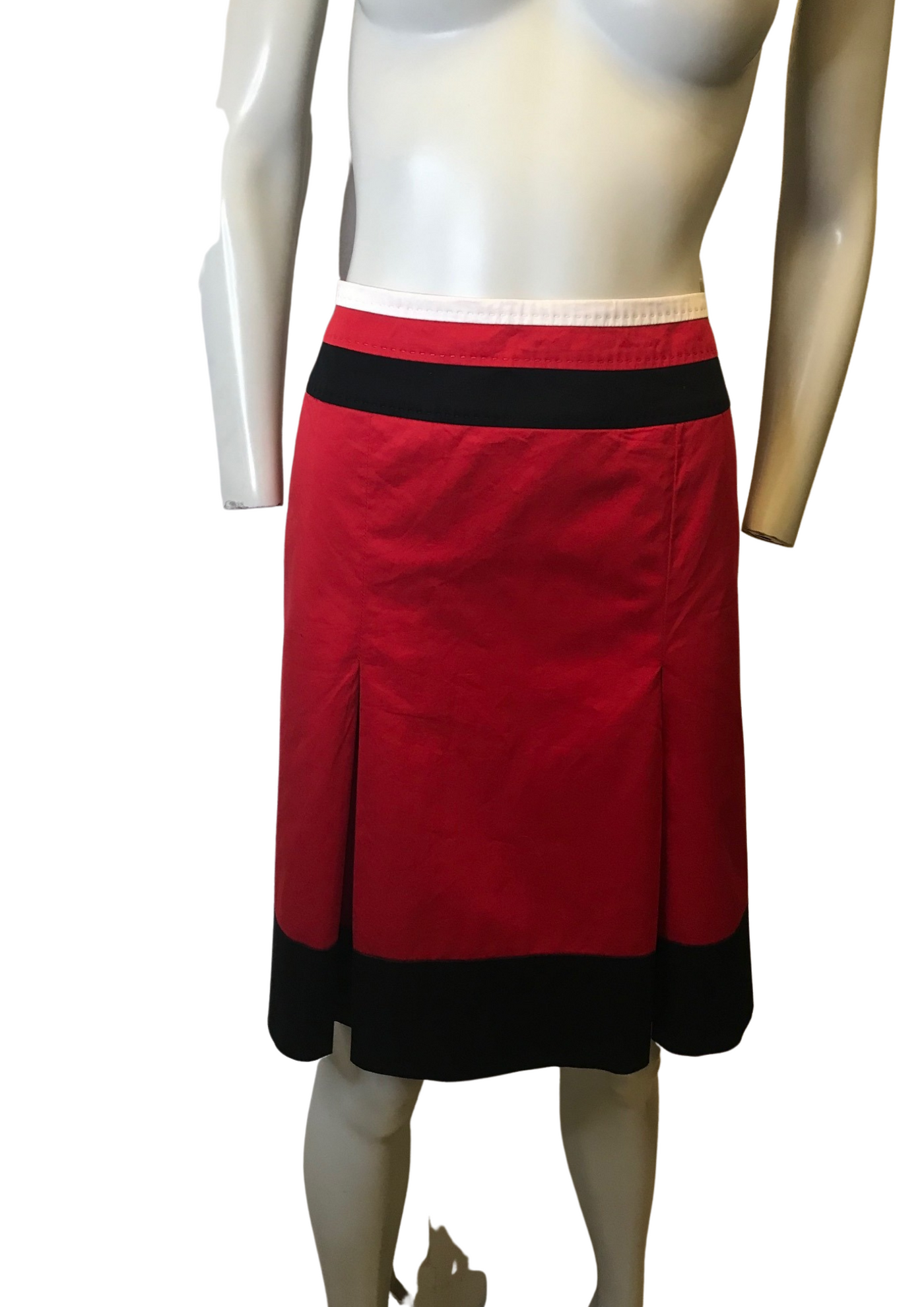 Jupe rouge à plis creux Taille 40