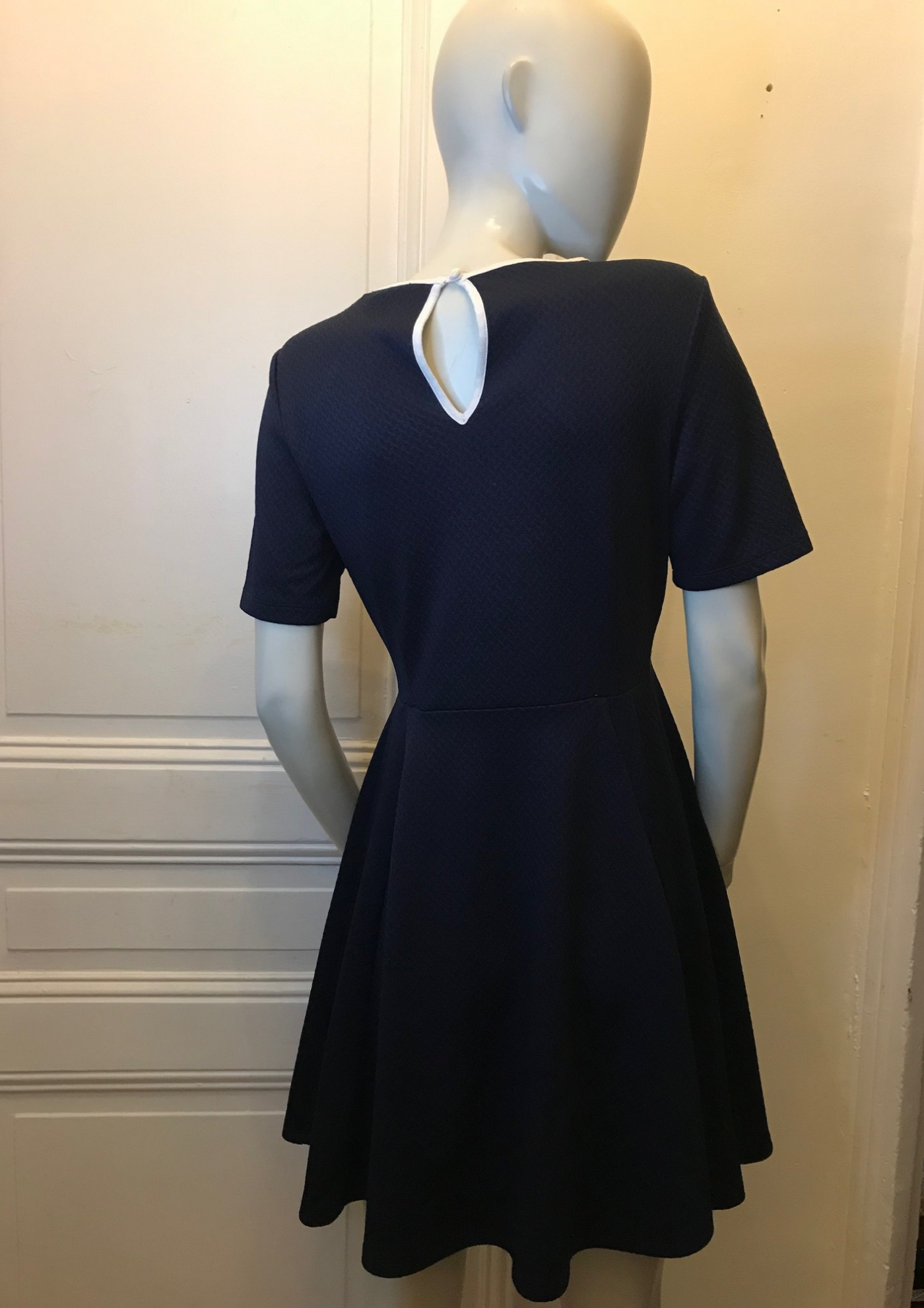 Robe empiècement dentelle Taille 38