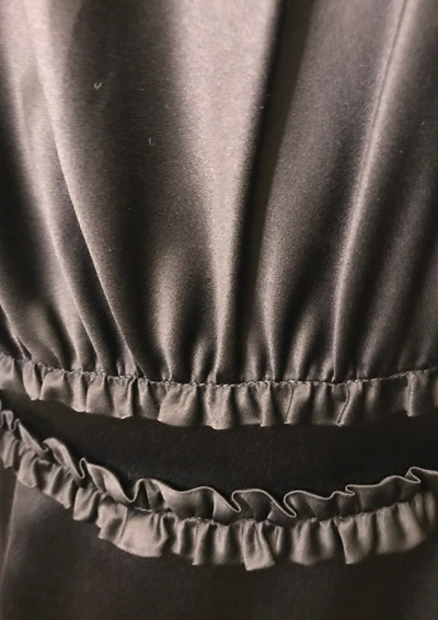 Robe plissée satinée Taille 40