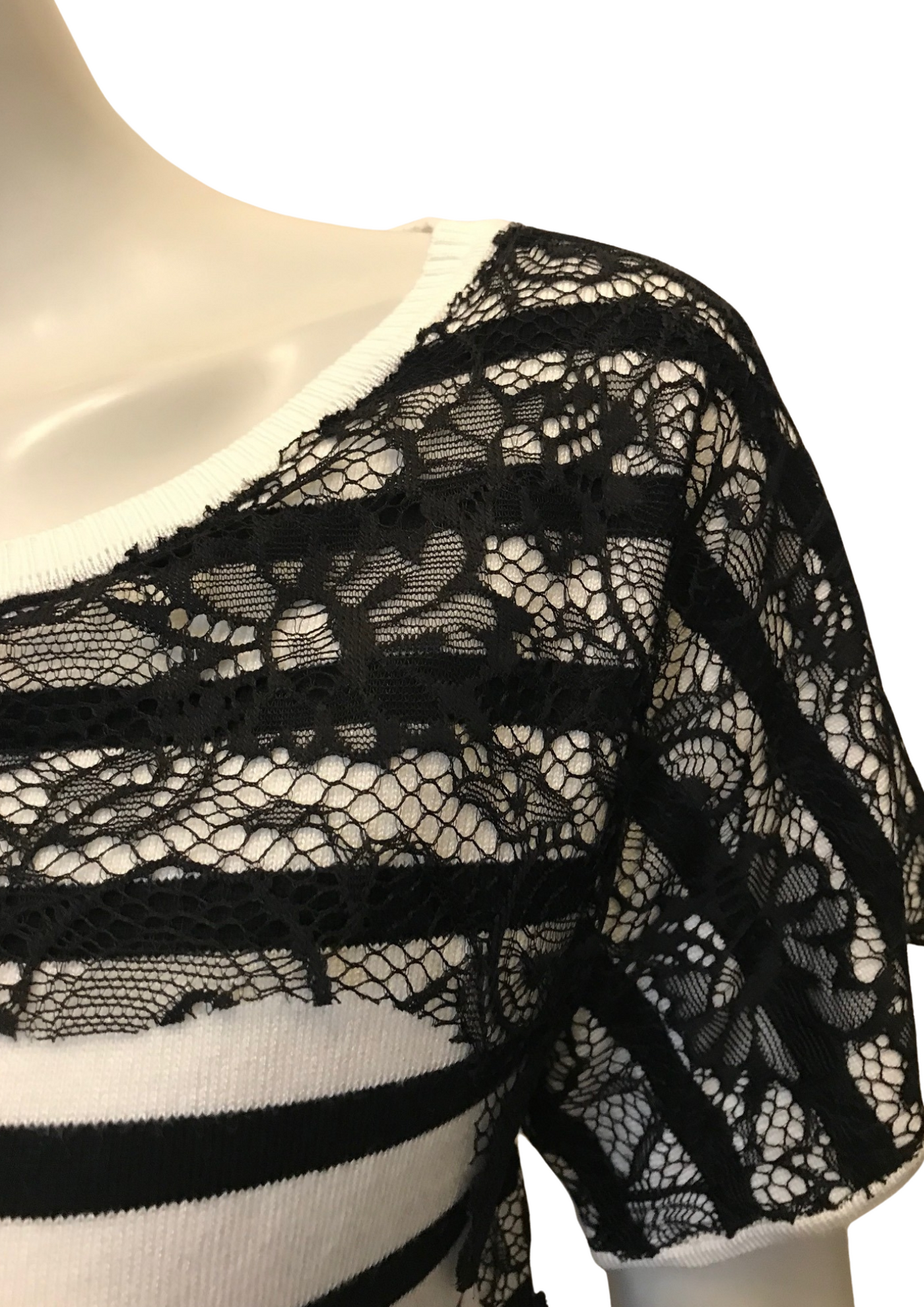 Top marinière empiècement dentelle Taille 40