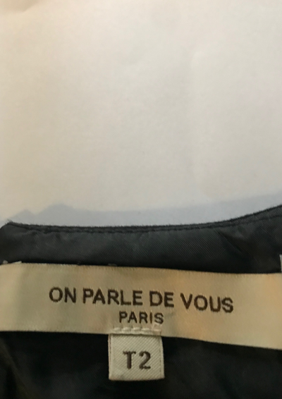Robe à clous sur les épaules Taille 38