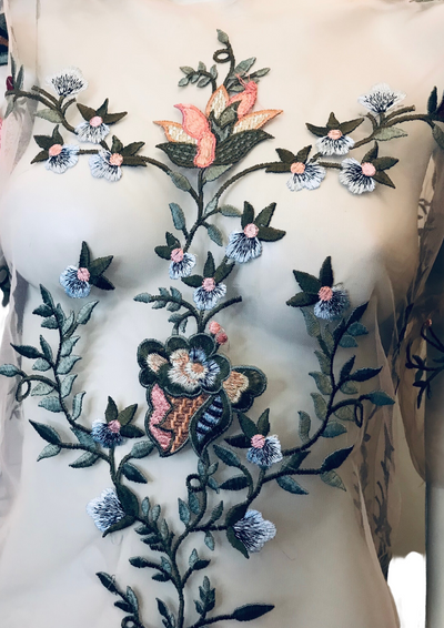 Blouse à broderies Taille 42