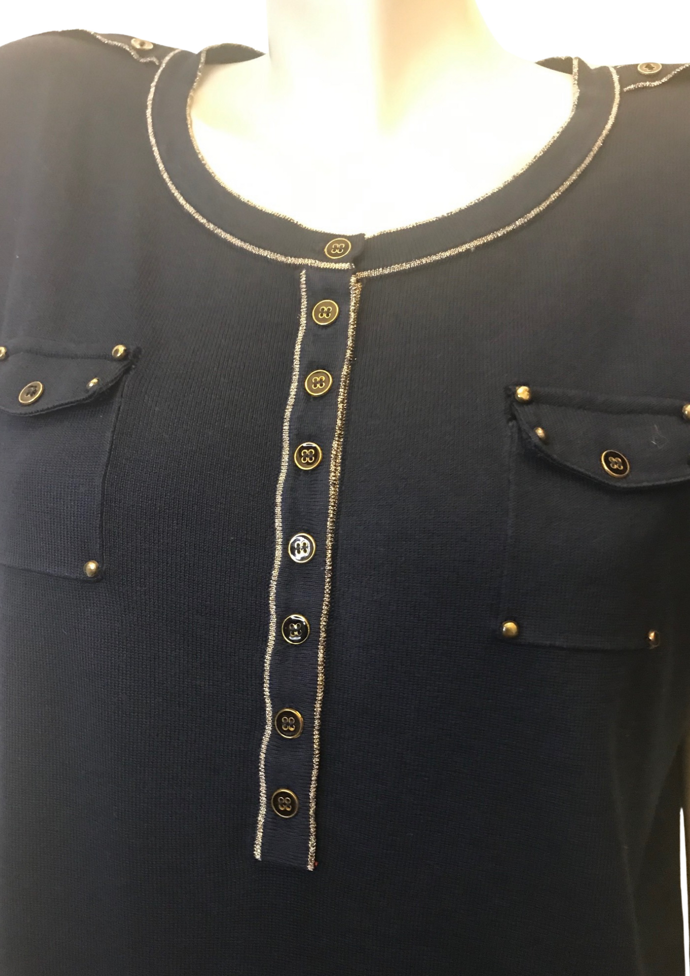 Tee-shirt avec boutons dorés Taille 44