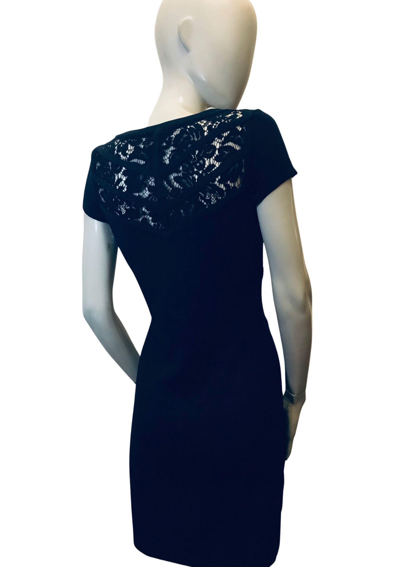 Robe empiècement dentelle Taille 40